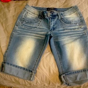 They are blue jeans size 9 never been wore